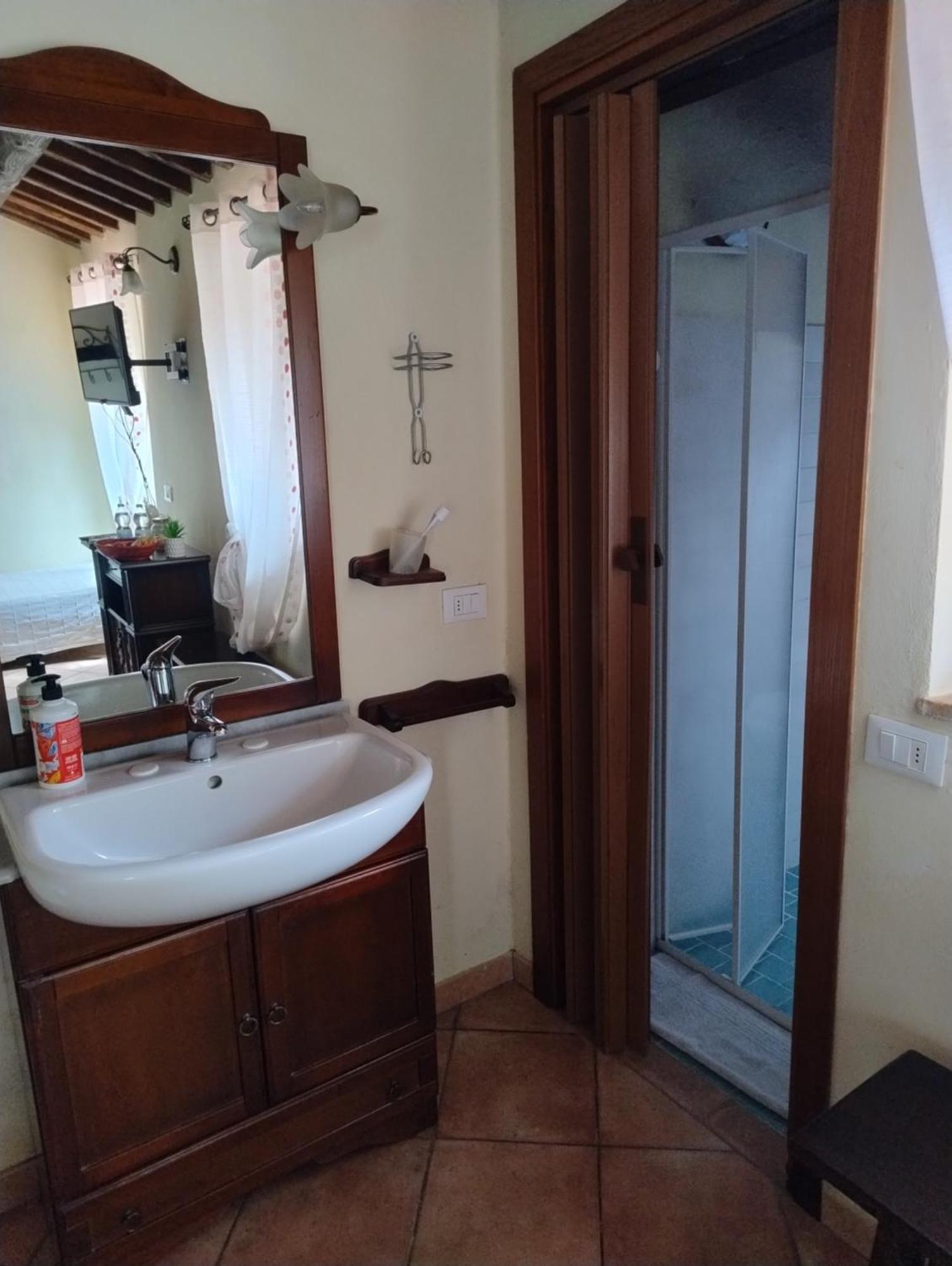 Bed and Breakfast La Strega Ubriaca Колле-ди-Валь-д'Эльса Экстерьер фото